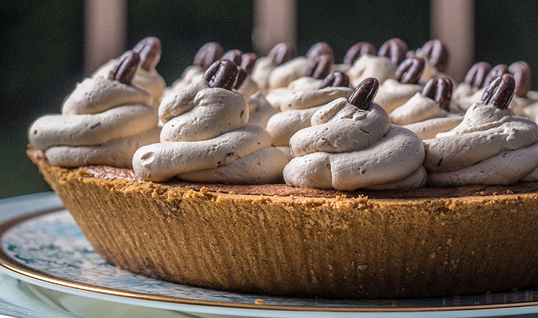 Toffee    Pie    with    Coffee    Hazelnut    Topping