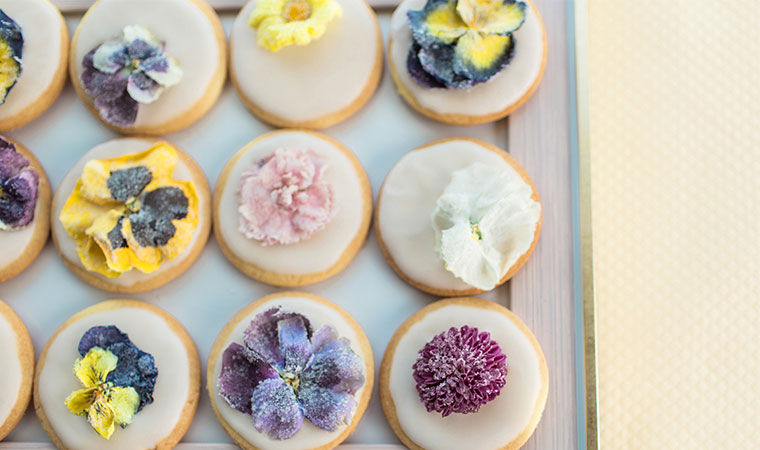 Crystallized    Sugar    Flower    Cookies