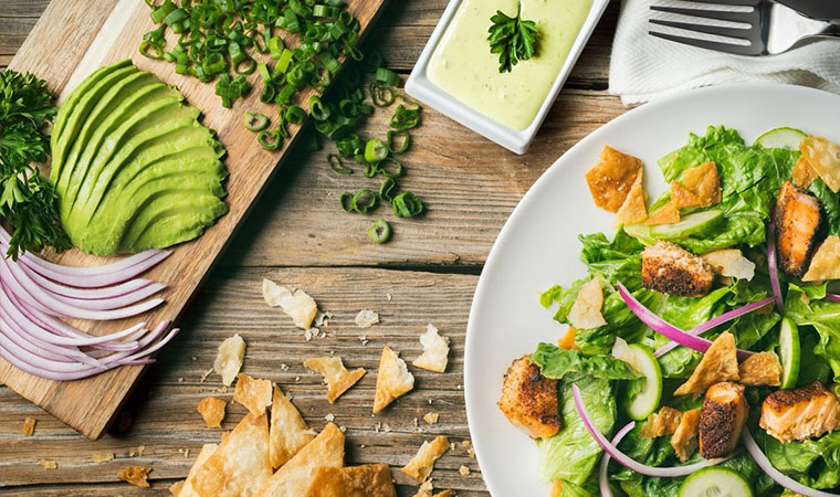 Flaky    Chip-Salmon    Salad    with    Avocado-Parsley    Dressing