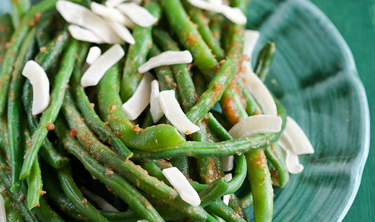 String    Beans    with    Date    Vinaigrette