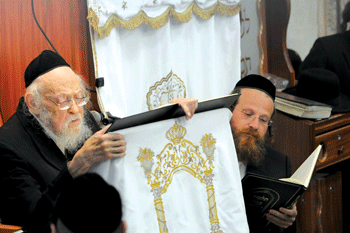 In    the    Glow    of    the    Gadol    Hador