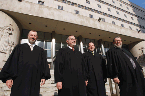 Court    Jews    in    the    Big    Apple