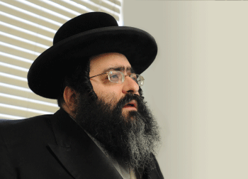 Rav    Avigdor's    Unlikely    Chassidim