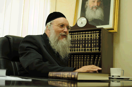 Building    Bridges    in    Ramat    Shlomo:    A    Conversation    with    Rav    Mattisyahu    Deutsch