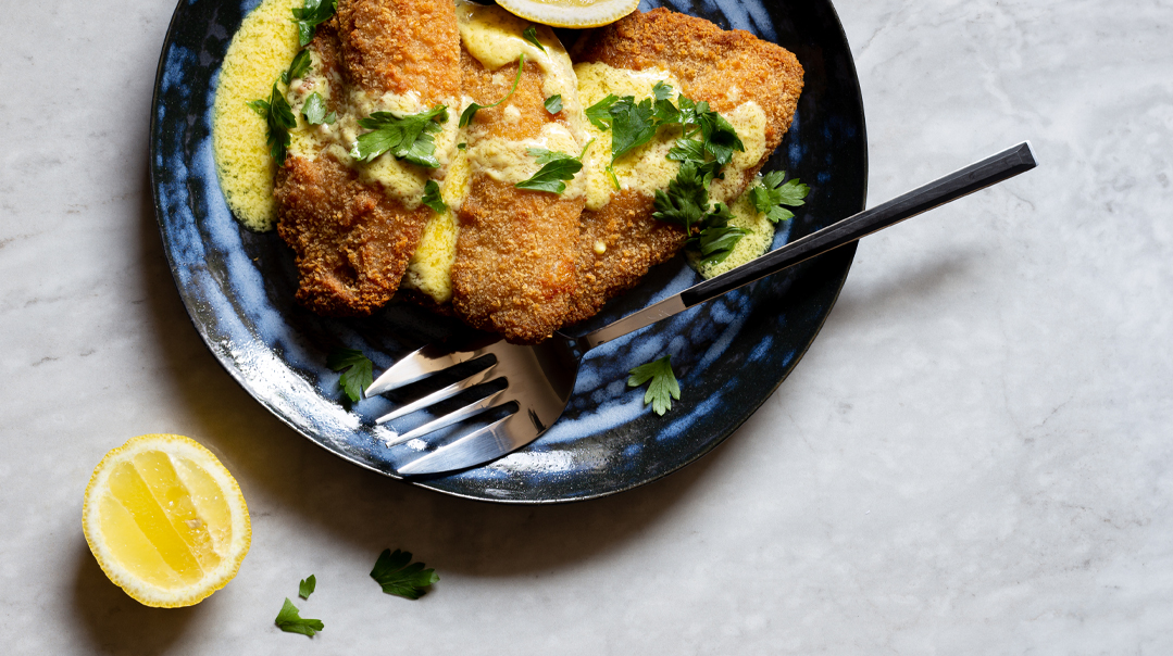 BREADED FLOUNDER WITH CREAMY LEMON SAUCE 