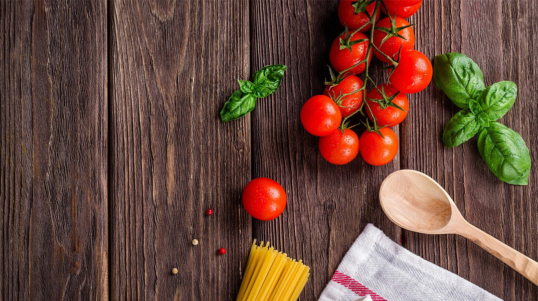 Tricolor Tomato, Onion, and Herb Salad