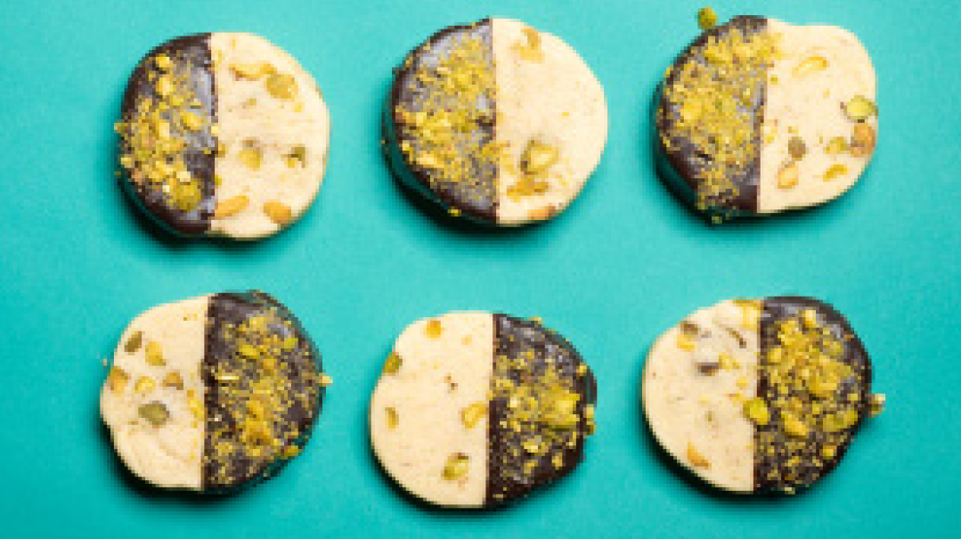 Pistachio Cookie Slices