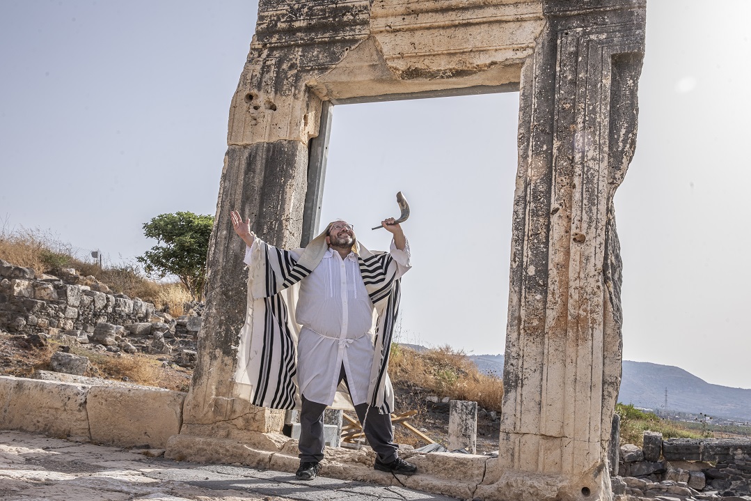 Sanhedrin Stopovers: Mount Arbel