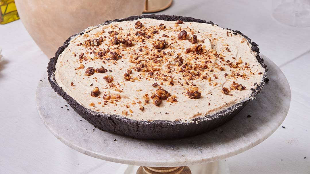 Giant Peanut-Butter-Cup Mousse Pie
