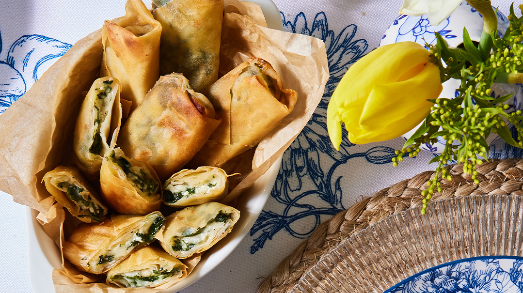 Cheesy Spinach Spring Rolls
