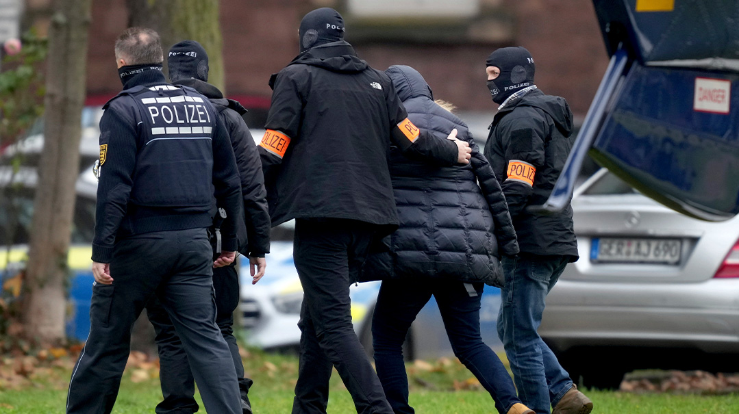 Germany Hears Echoes of a Dark Past