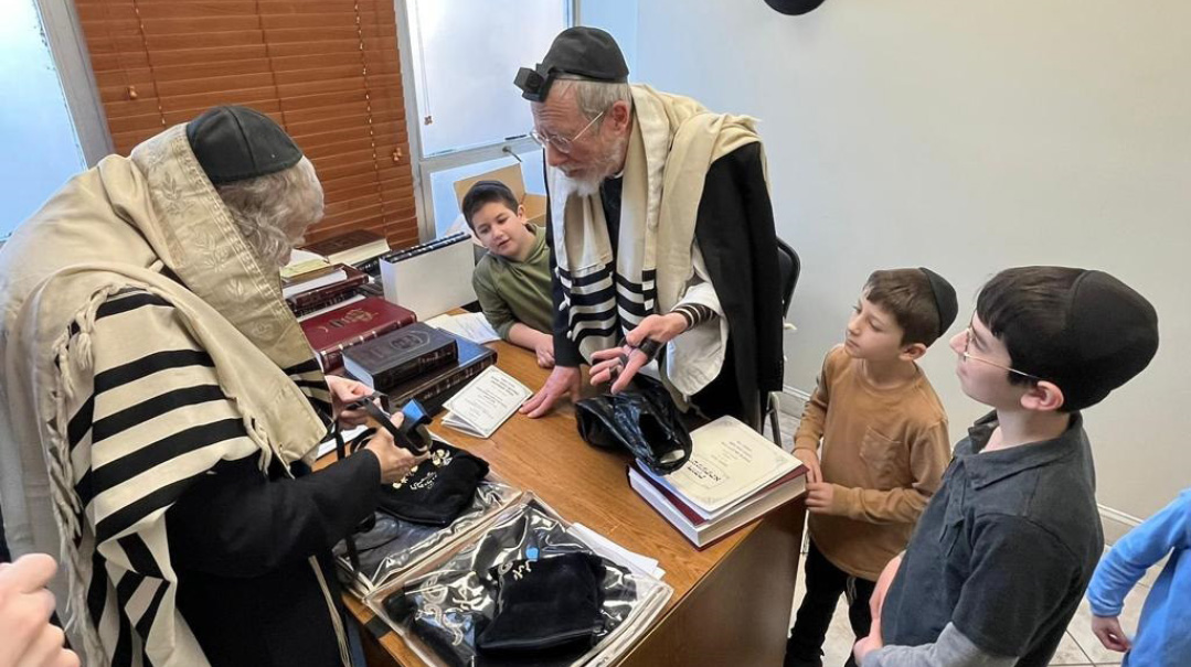 "Yeshivah Week":  Issue 947