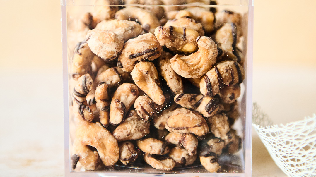 Sugar ’n Spice Cinnamon Cashews
