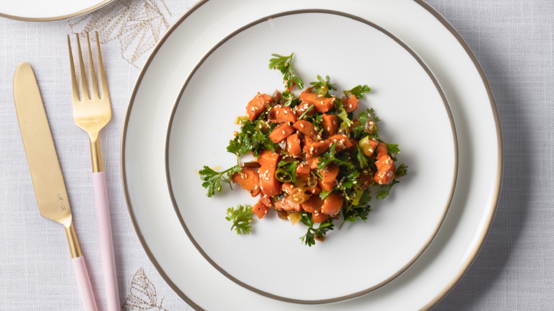 Crispy Garlic Carrot Salad