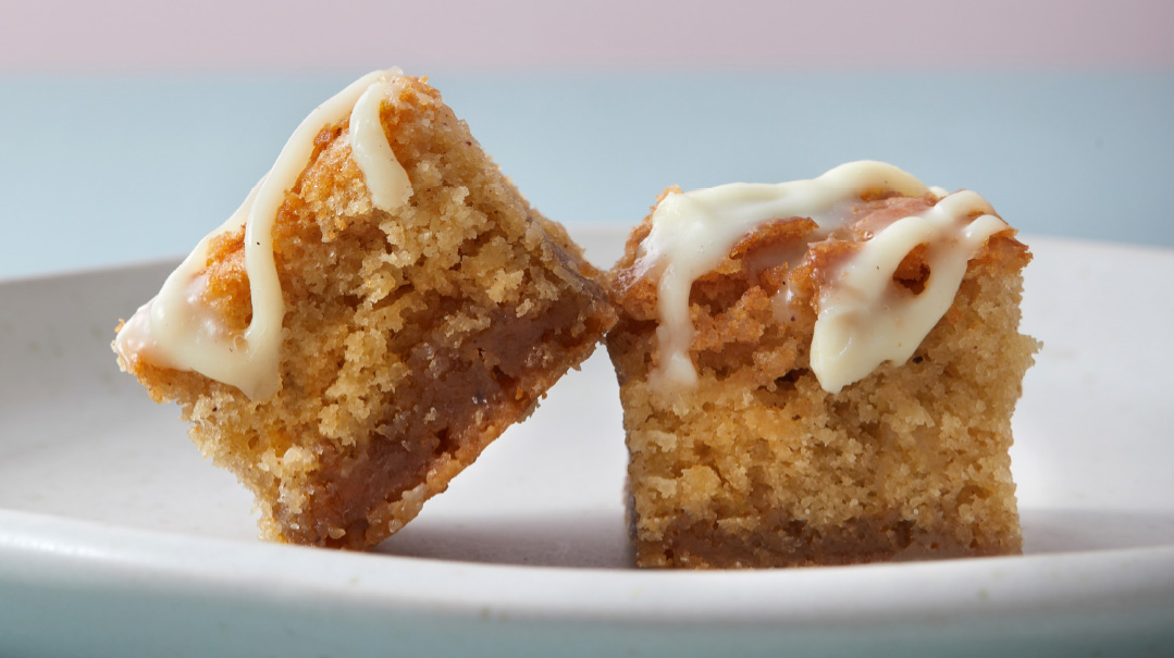 Terrific Cinnabon Blondies