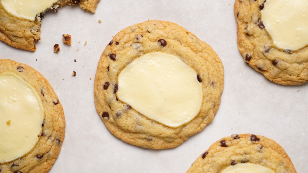 One-Bowl No-Mixer Chocolate Chip-Cheesecake Cookies
