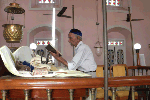 The    Shipwrecked    Jews    of    Mumbai